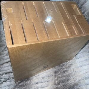 Shun 17-Slot Angled Block Birch